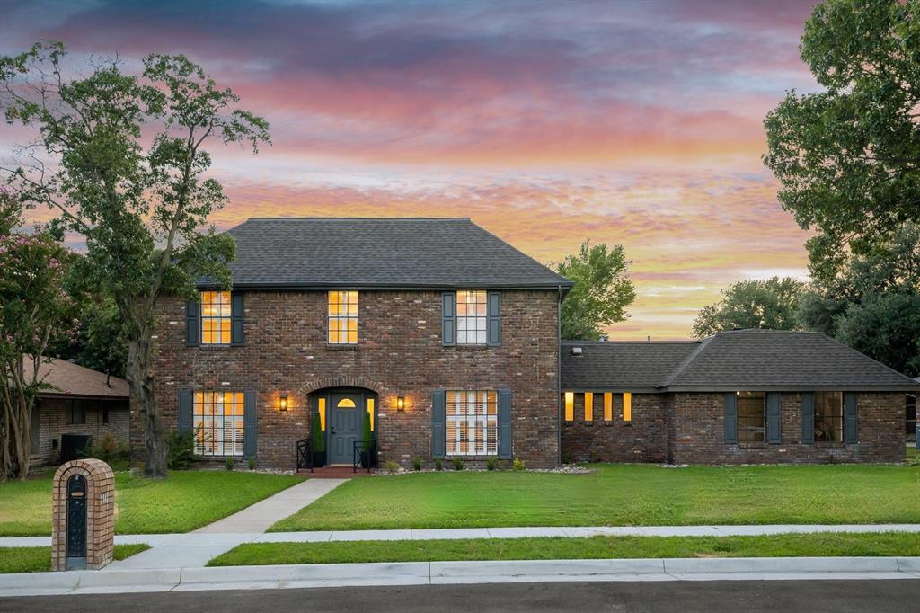 2901 Warren Circle - Photo 1