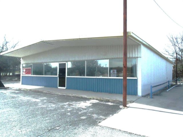 705 N Commercial