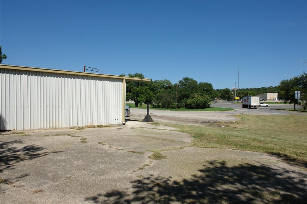 705 N Commercial - Photo 4