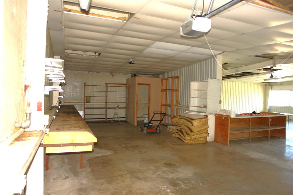 705 N Commercial - Photo 9