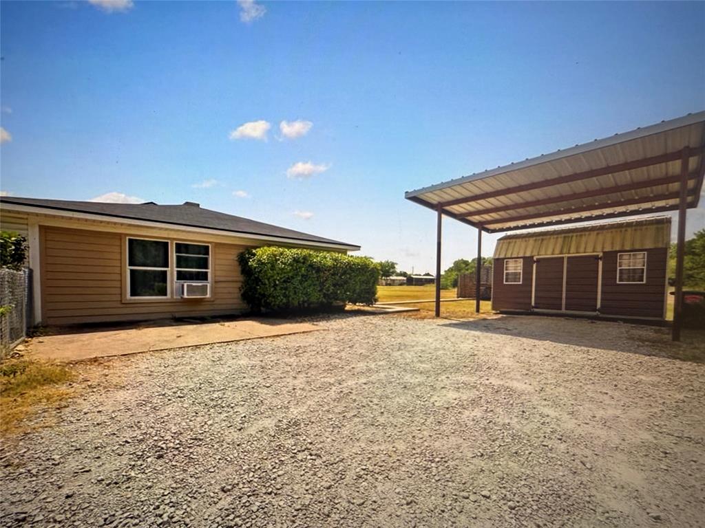 521 Wood - Photo 19