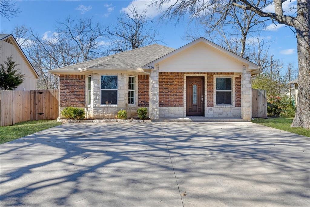 716 N Harrison Avenue - Photo 1