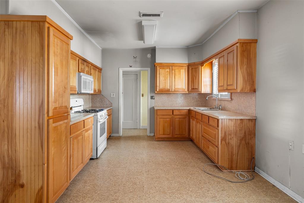 1803 N Highway 144 - Photo 13