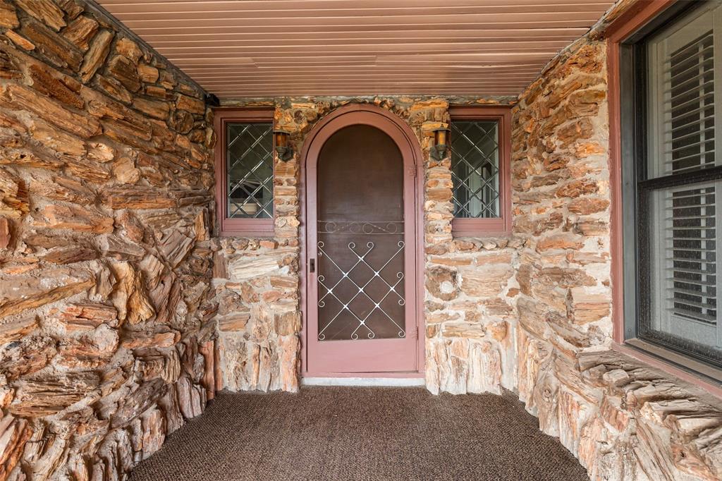 1803 N Highway 144 - Photo 5