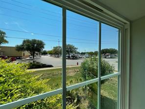 201 E 6th Street - Photo 10