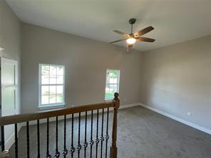 201 E 6th Street - Photo 34