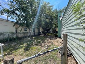 201 E 6th Street - Photo 7