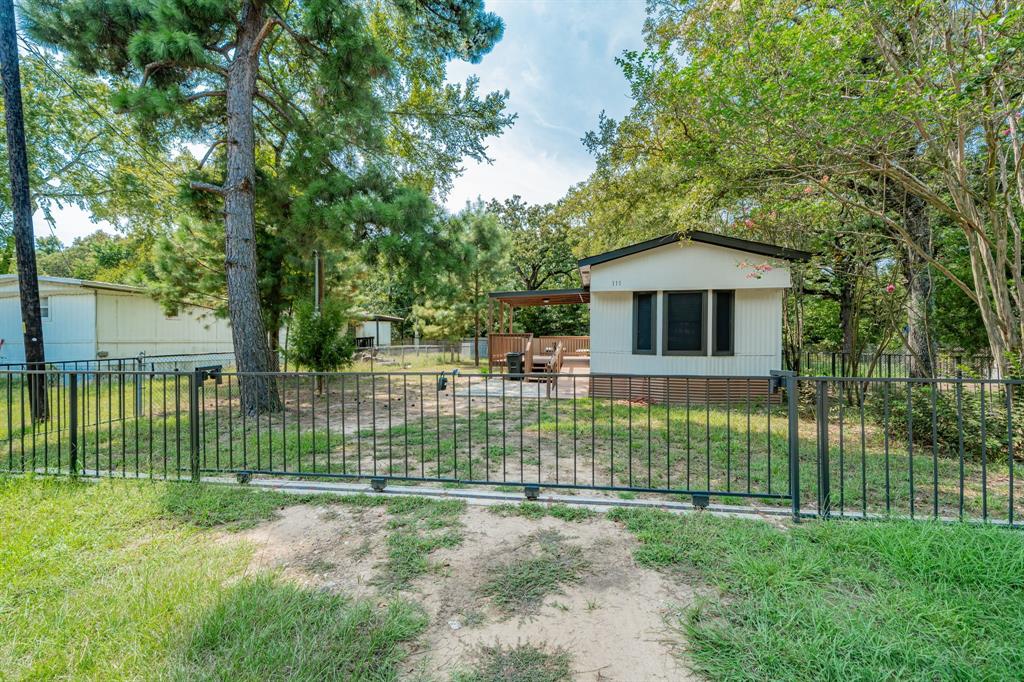 111 Pecos Drive - Photo 1