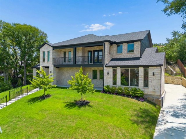 9008 Crosswind Drive
