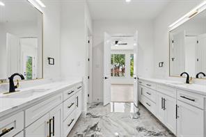 9008 Crosswind Drive - Photo 32