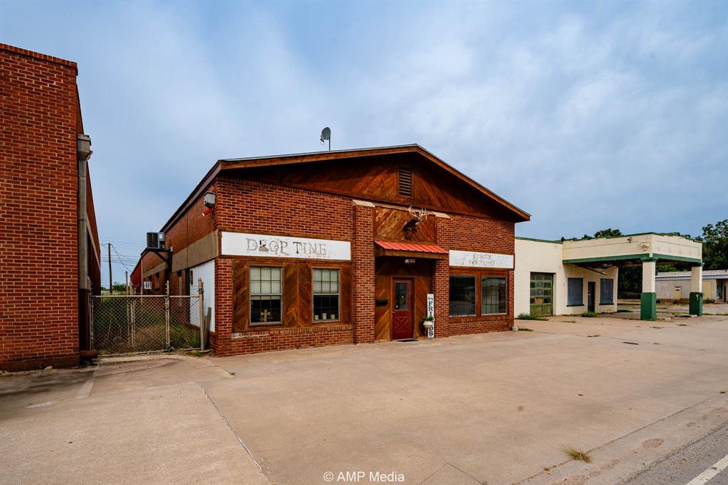 211 N Swenson Street - Photo 1