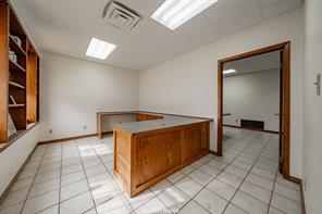 211 N Swenson Street - Photo 2