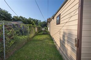 809 Lomo Street - Photo 11