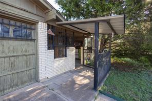809 Lomo Street - Photo 2