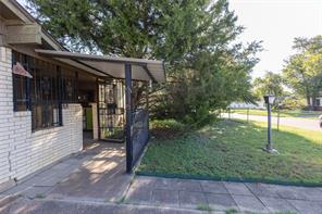 809 Lomo Street - Photo 3
