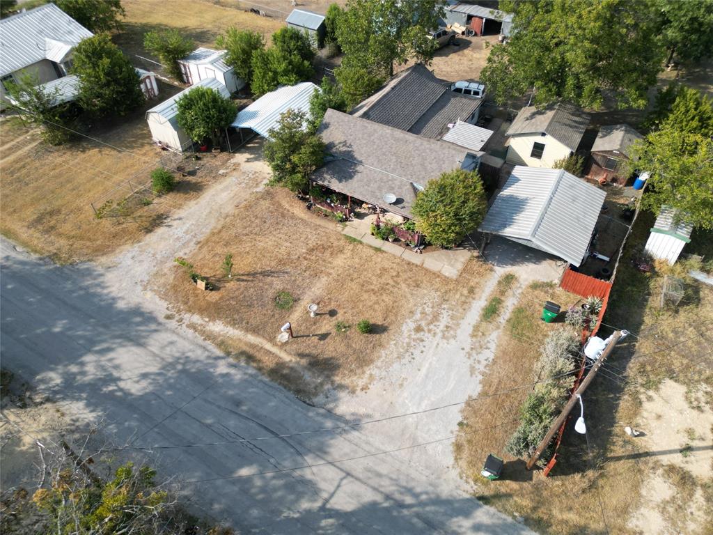 414 E Harris Street - Photo 2