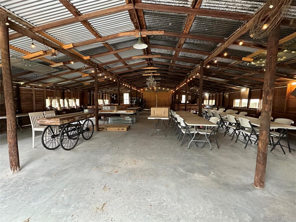 3739 CR 2160 - Photo 3
