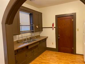302 W College Street - Photo 4