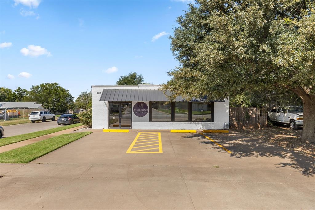 2710 Grant - Photo 1