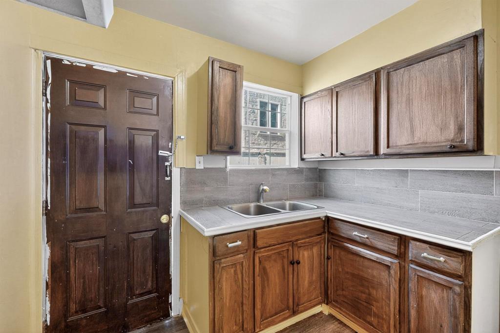 5020-5022 Pershing Street - Photo 18