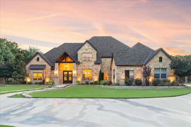 915 Timber Creek Drive