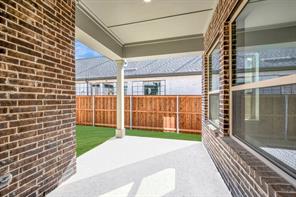 2075 Emerald Grove Drive - Photo 2