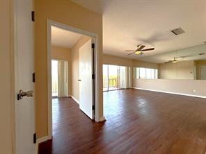 6211 W Northwest Highway - Photo 2