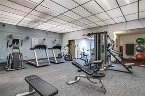 6211 W Northwest Highway - Photo 24