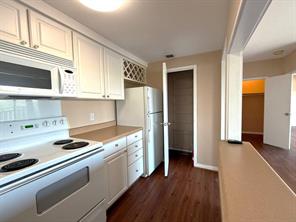 6211 W Northwest Highway - Photo 29