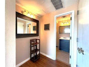 6211 W Northwest Highway - Photo 32