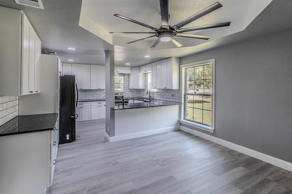 768 ELMWOOD Drive - Photo 1
