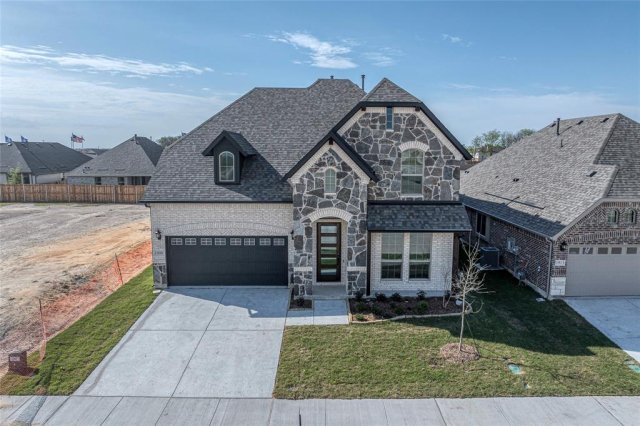 1909 Amber Gate Drive