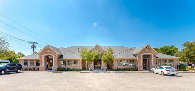 5212 Village Creek Dr Drive