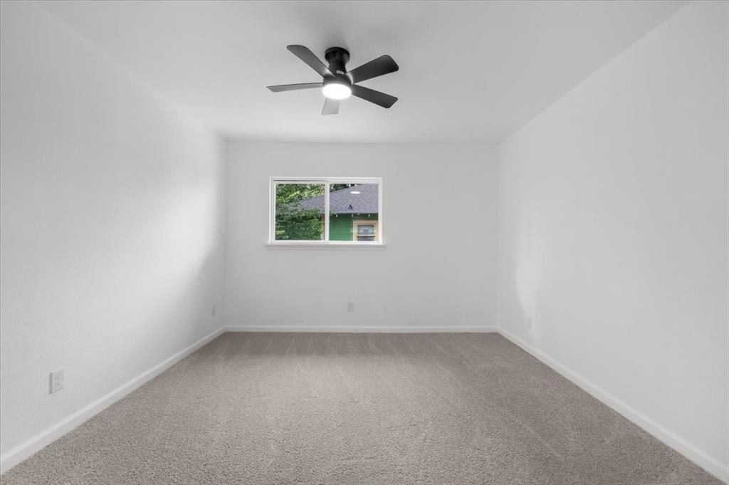 818 Hollywood Avenue - Photo 16