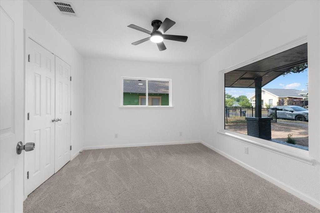 818 Hollywood Avenue - Photo 19