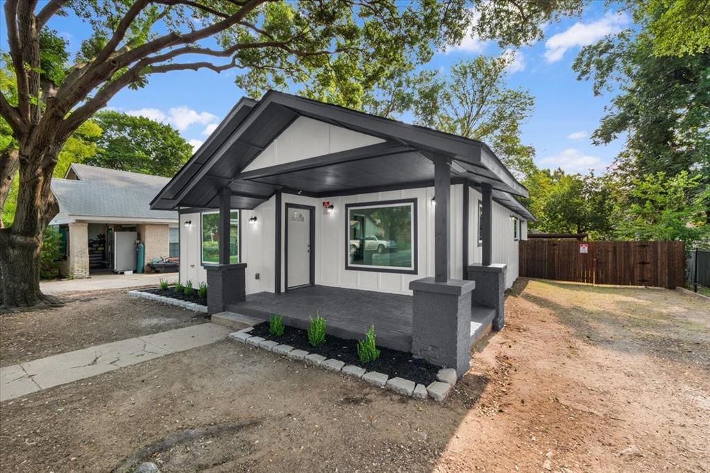 818 Hollywood Avenue - Photo 2