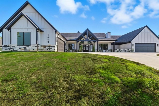 1019 Glenoaks Drive