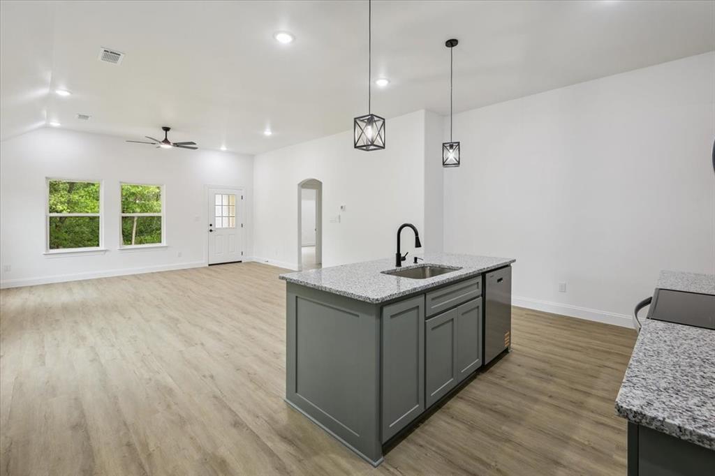 111 N Oak Street - Photo 10