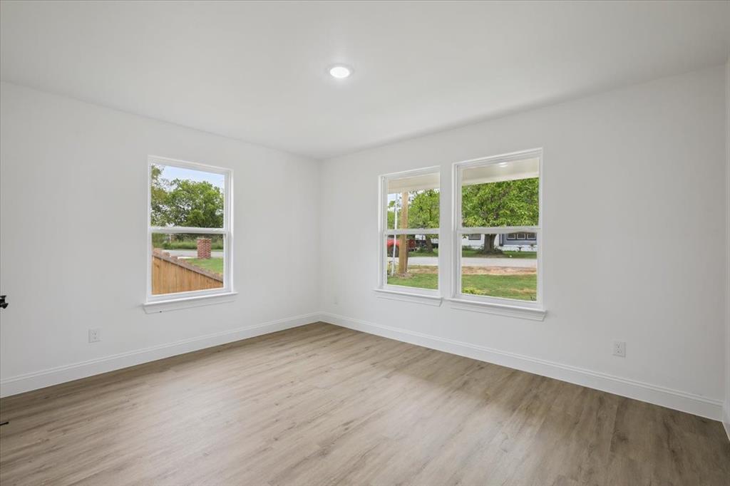 111 N Oak Street - Photo 17