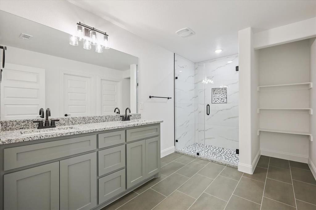 111 N Oak Street - Photo 24