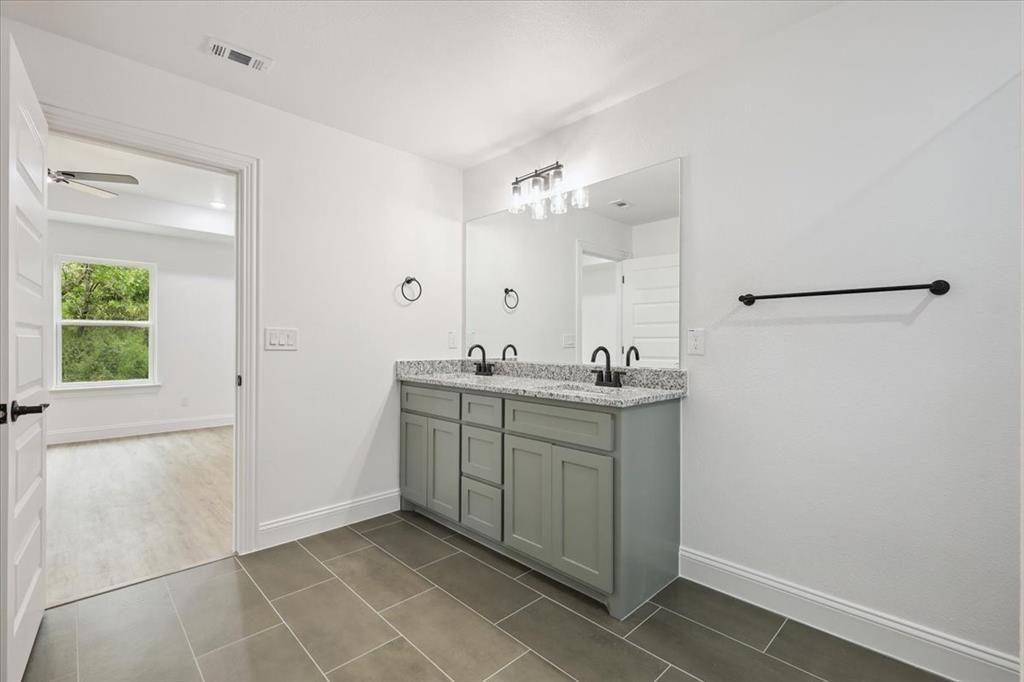 111 N Oak Street - Photo 28