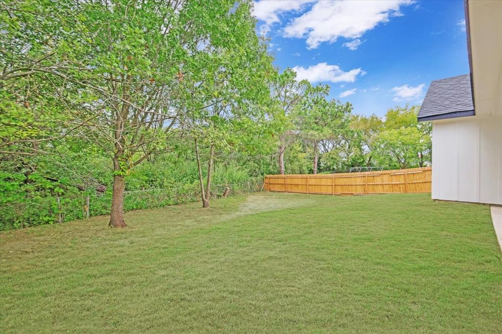 111 N Oak Street - Photo 32