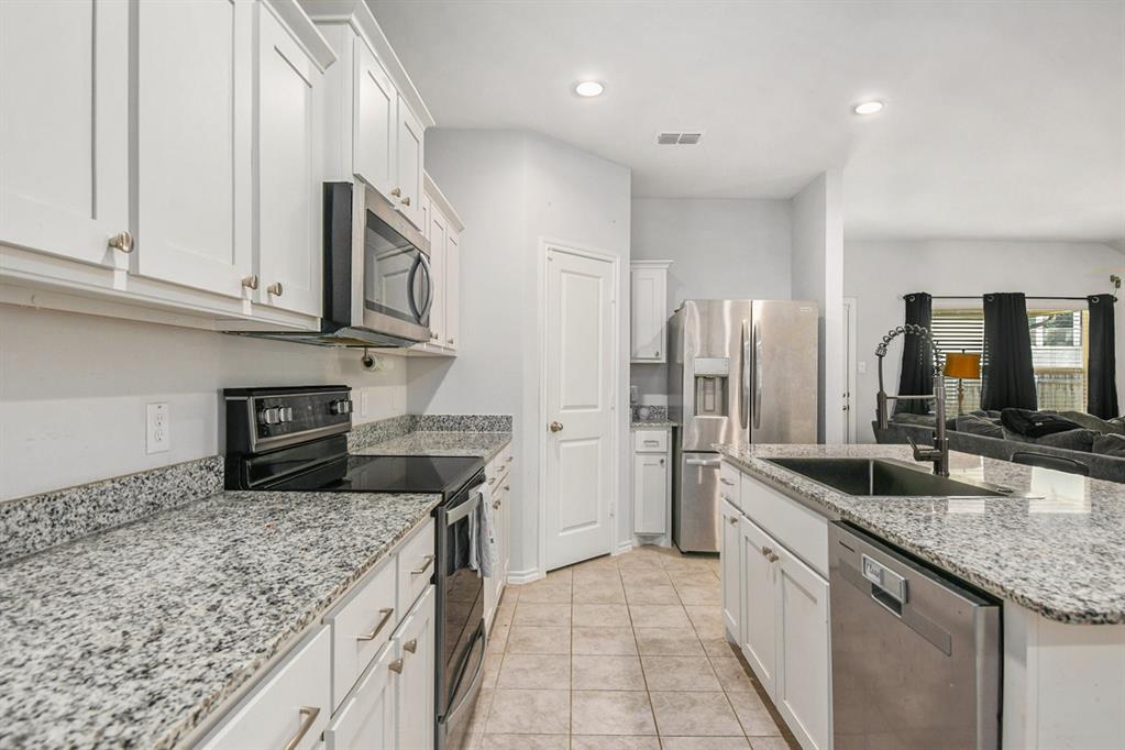 2920 Manu Street - Photo 7