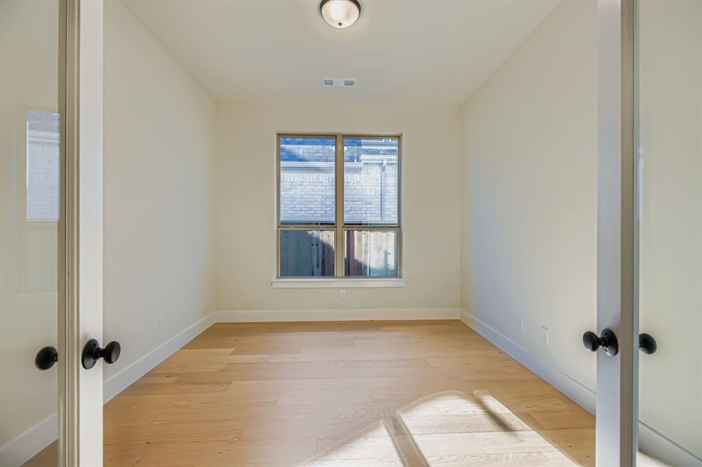 4813 Strada Street - Photo 12