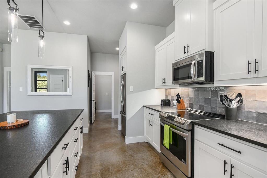 811 County Road 3451 - Photo 12