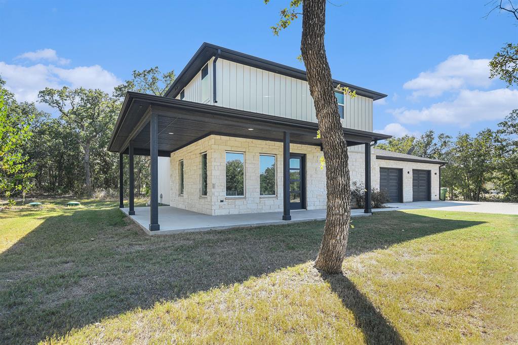 811 County Road 3451 - Photo 2