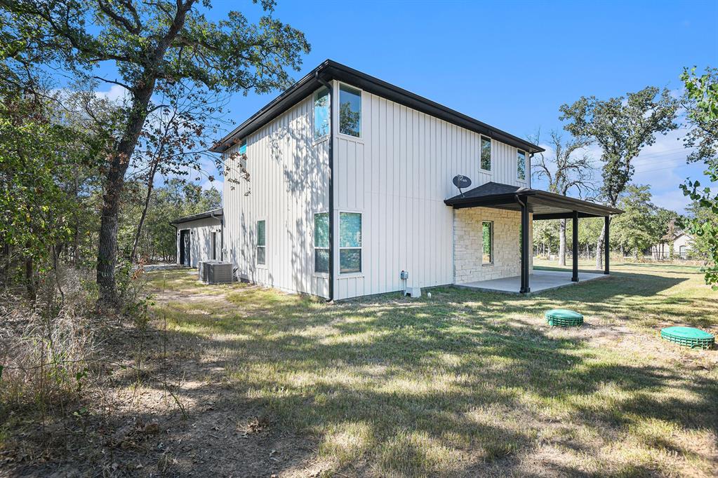 811 County Road 3451 - Photo 28