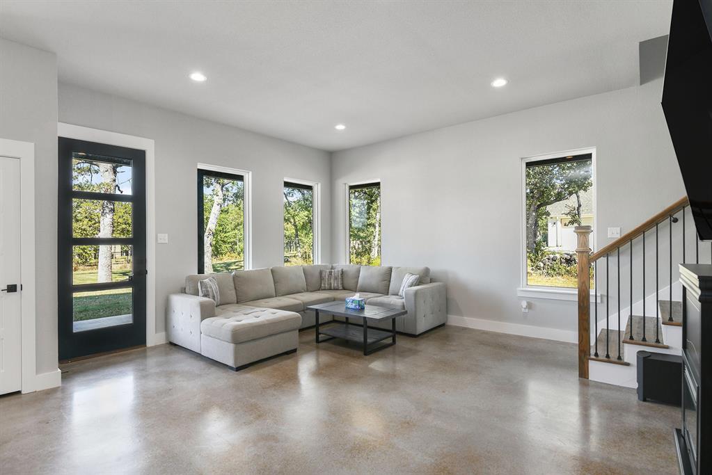 811 County Road 3451 - Photo 6