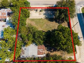 2751 Clarence Street - Photo 2