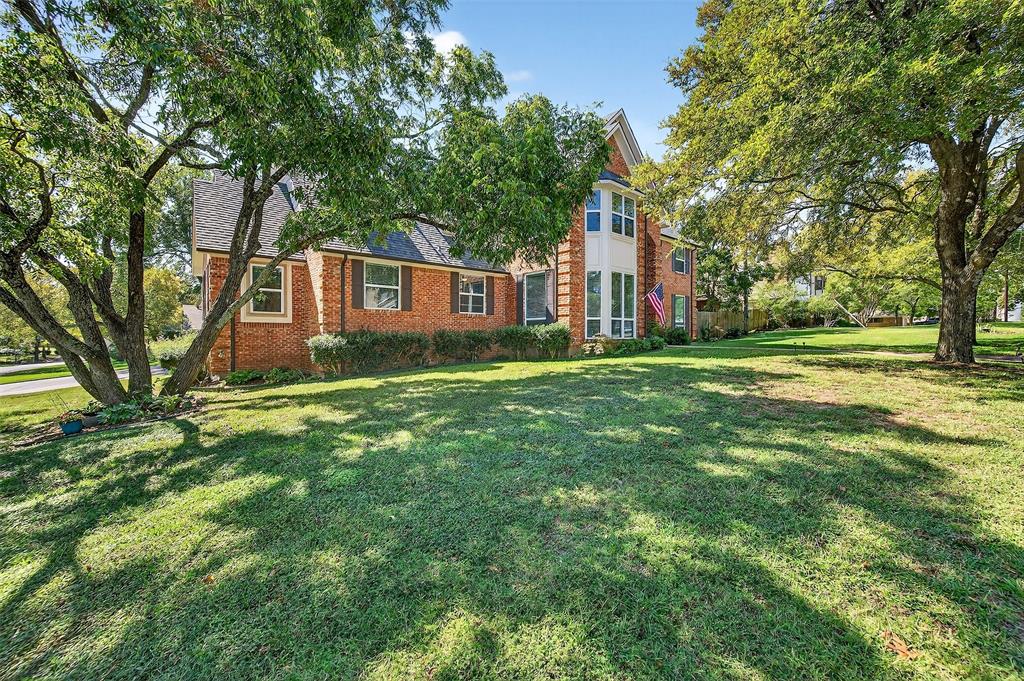 141 River Hills Drive - Photo 1